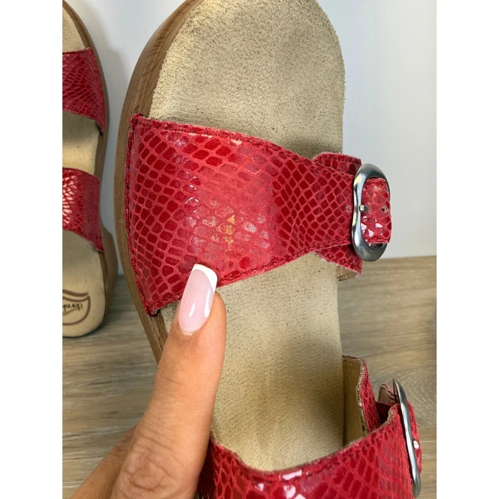 Dansko Sophie‎ Wedge Sandals Red Snake Print Leather Comfortcore Women 40 9.5-10